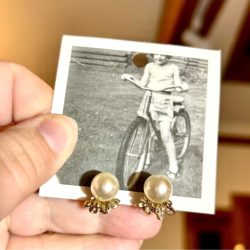 Vintage Anthropology Elegant Pearl and Floral Earrings